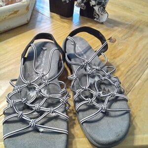 Skechers Reggae Slim-Forget Me Knot Sz 7.5 Black and Gray Strappy Sandals